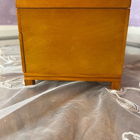 Elegant Wooden Jewelry Box with Top Organizers and one Drawer - Picture 2 of 11